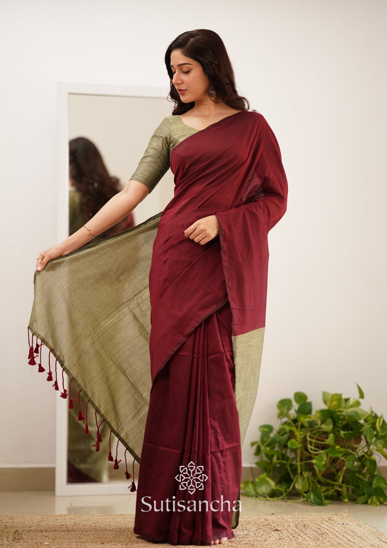 Sutisancha Maroon Handloom Cotton Saree