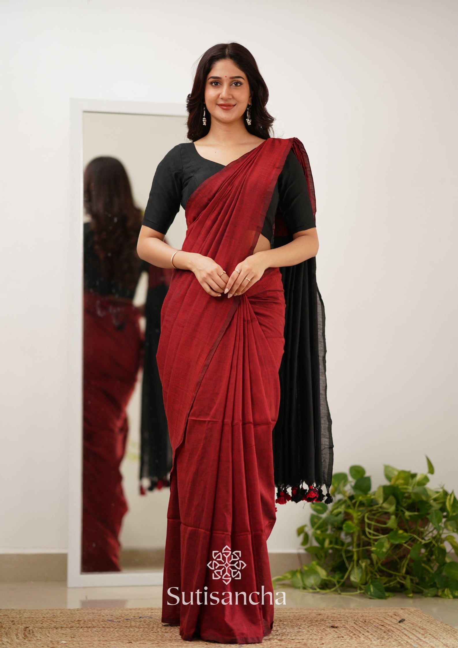 Sutisancha Red & Black Handloom Cotton Saree