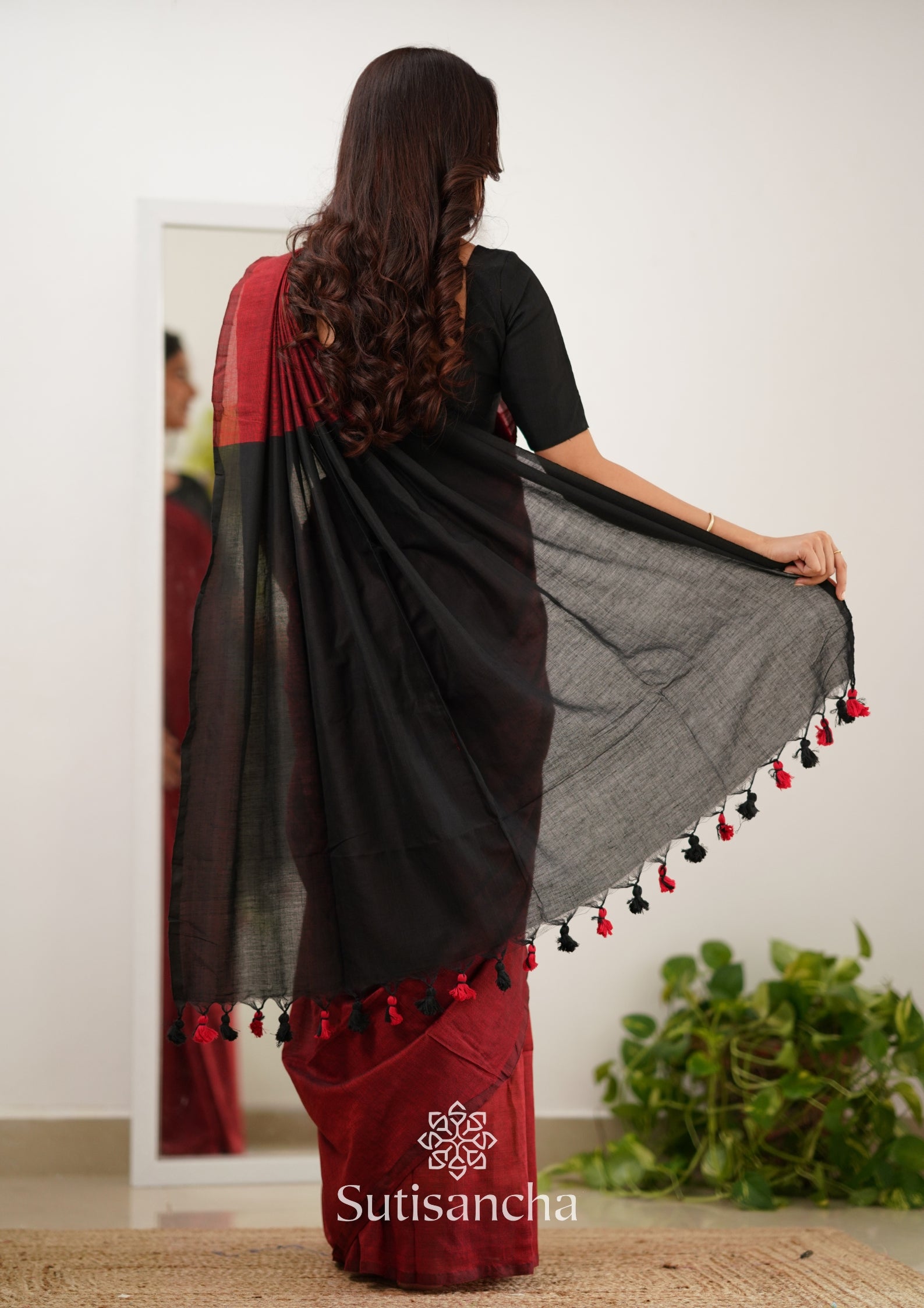 Sutisancha Red & Black Handloom Cotton Saree