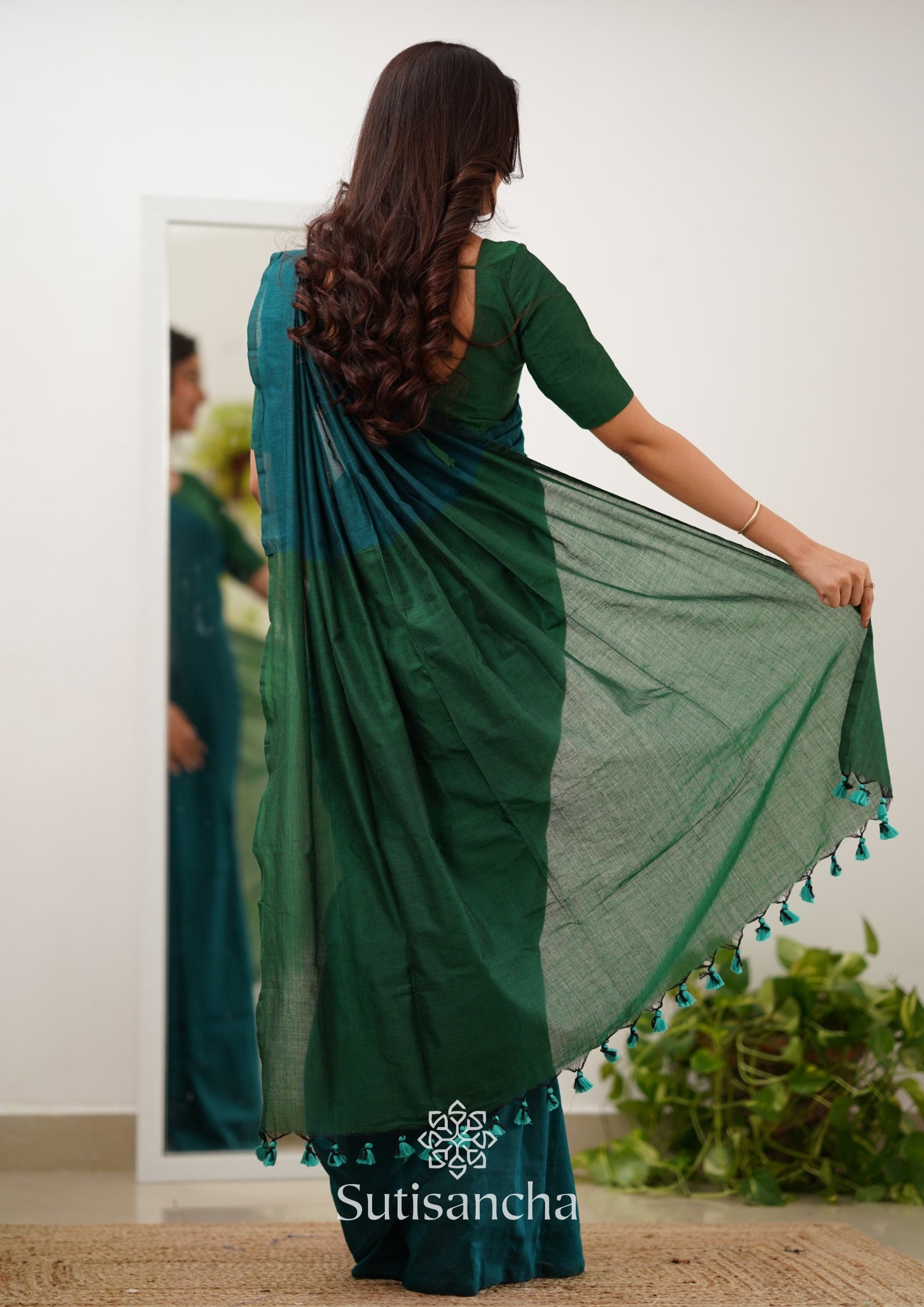 Sutisancha Rama Green Handloom Cotton Saree