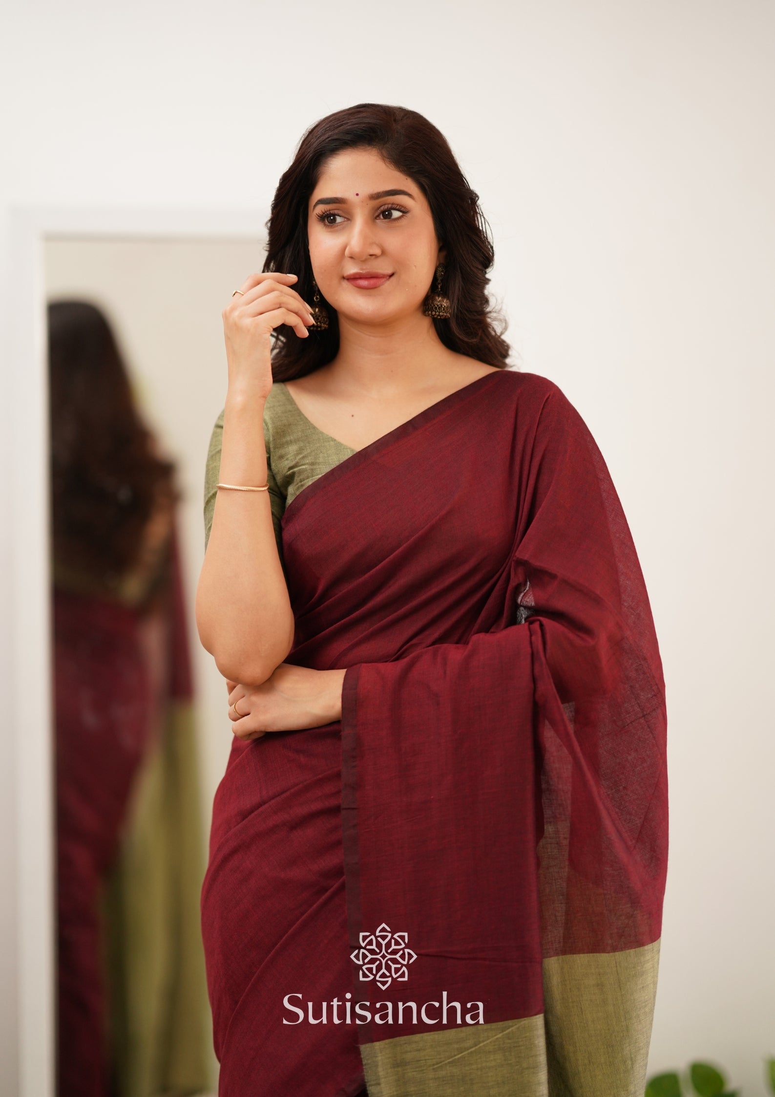 Sutisancha Maroon Handloom Cotton Saree