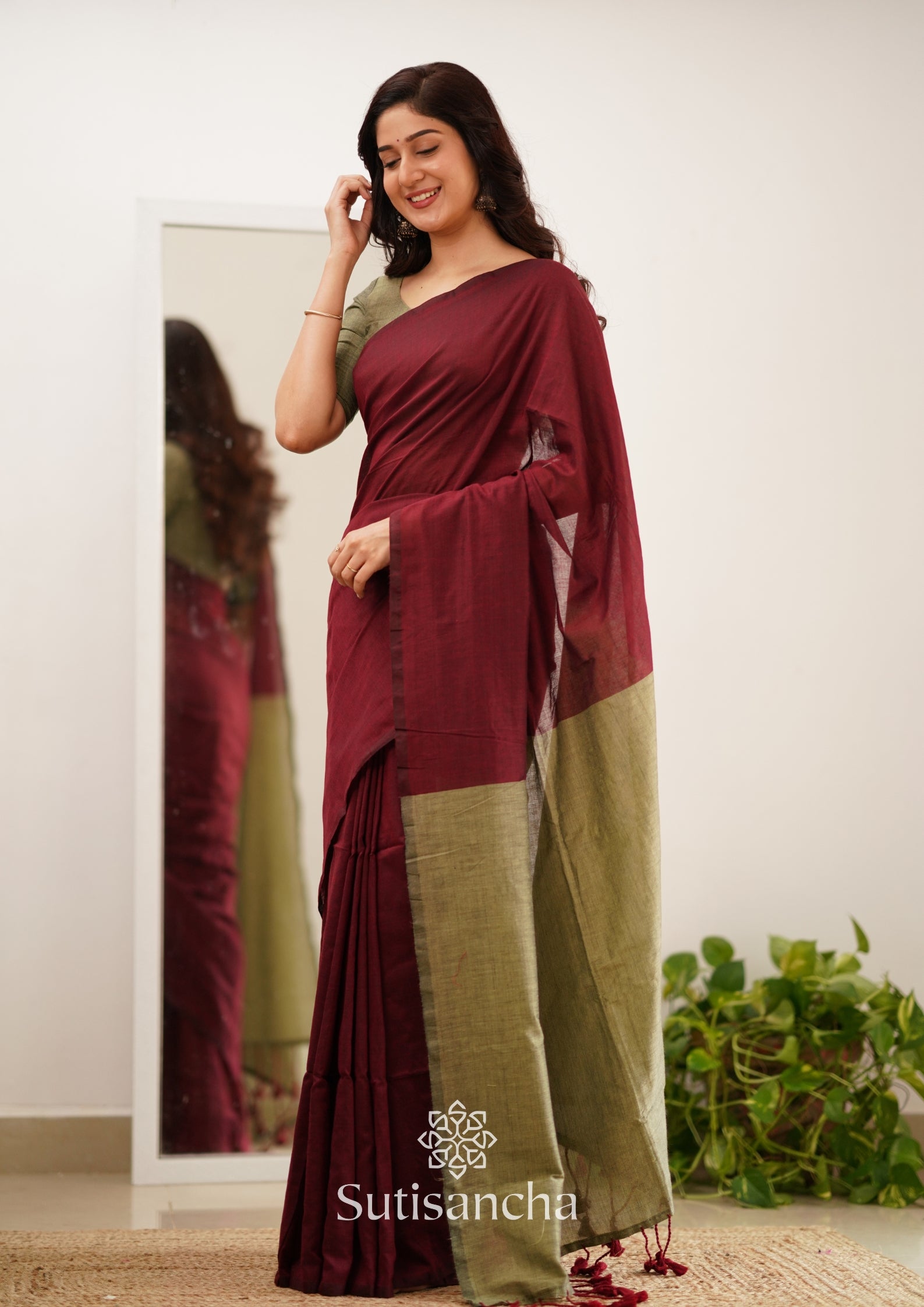 Sutisancha Maroon Handloom Cotton Saree