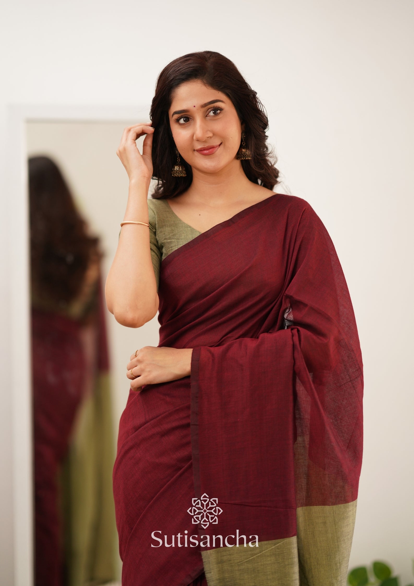 Sutisancha Maroon Handloom Cotton Saree