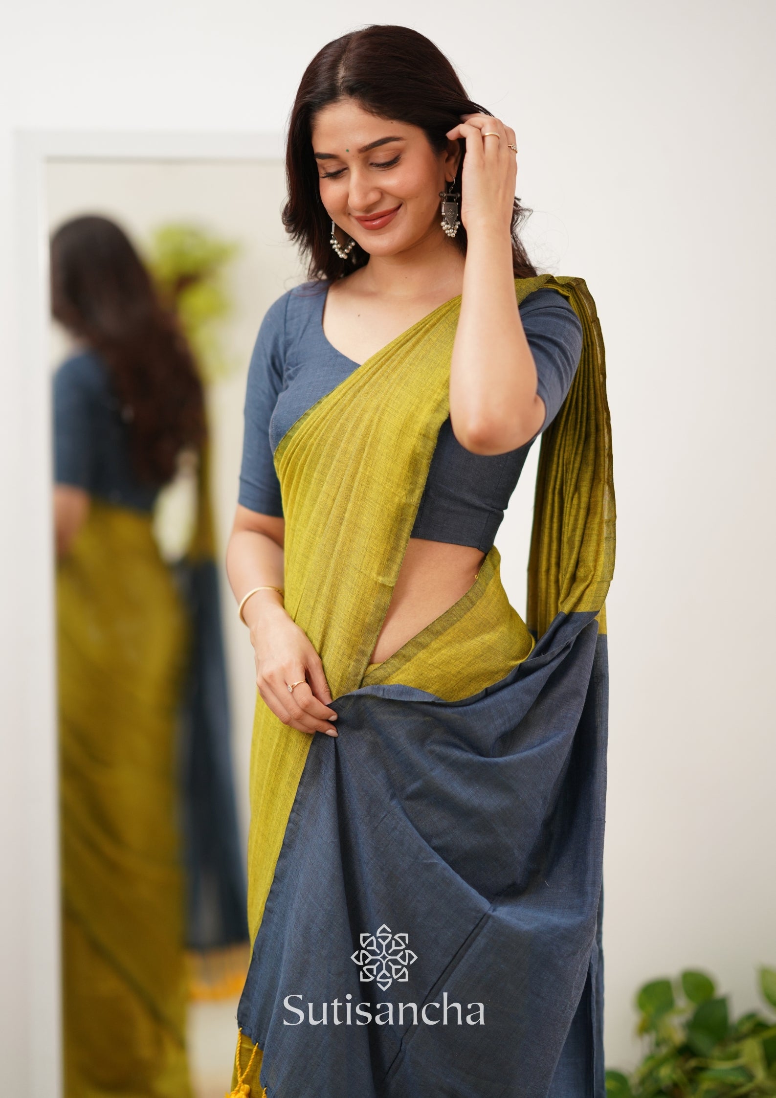 Sutisancha Lime & Gray Handloom Cotton Saree