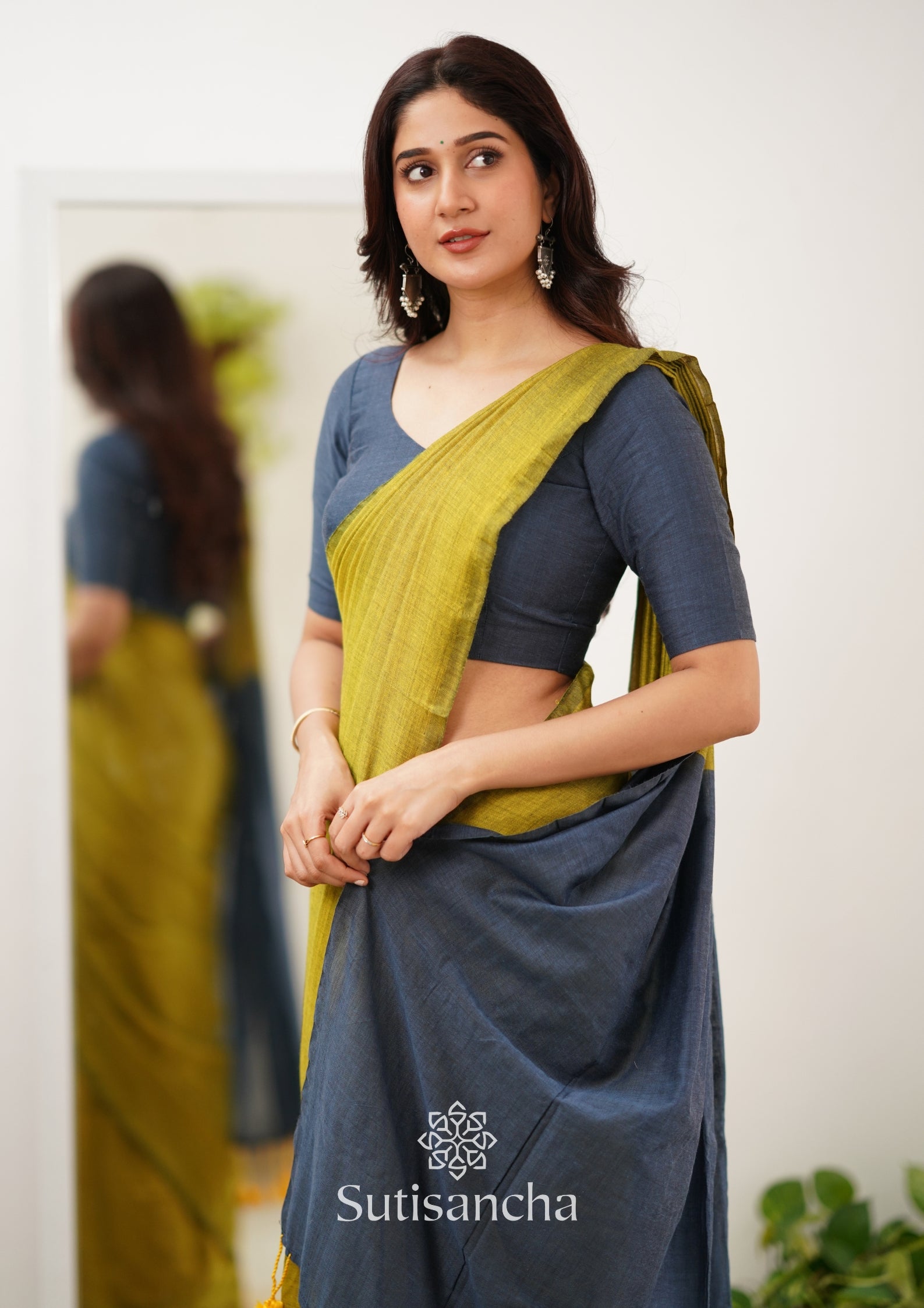 Sutisancha Lime & Gray Handloom Cotton Saree